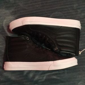 Vans high tops sneakers